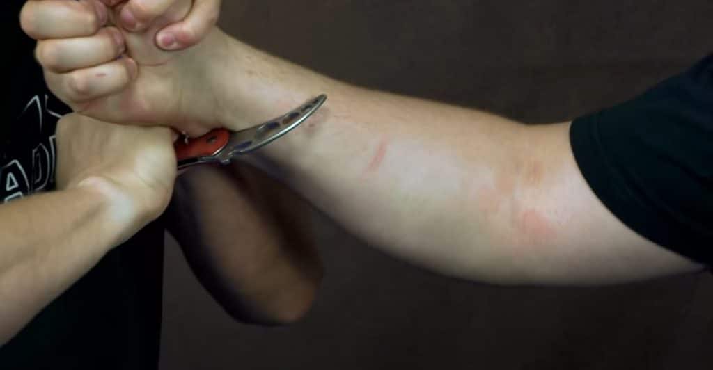 How To Fight Using A Karambit Knife