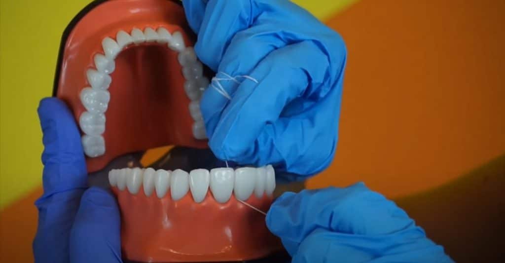 How To Use A Floss?