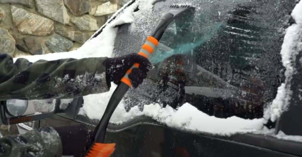 Top Ice Scrapers And Snow Brushes Buyers Tips